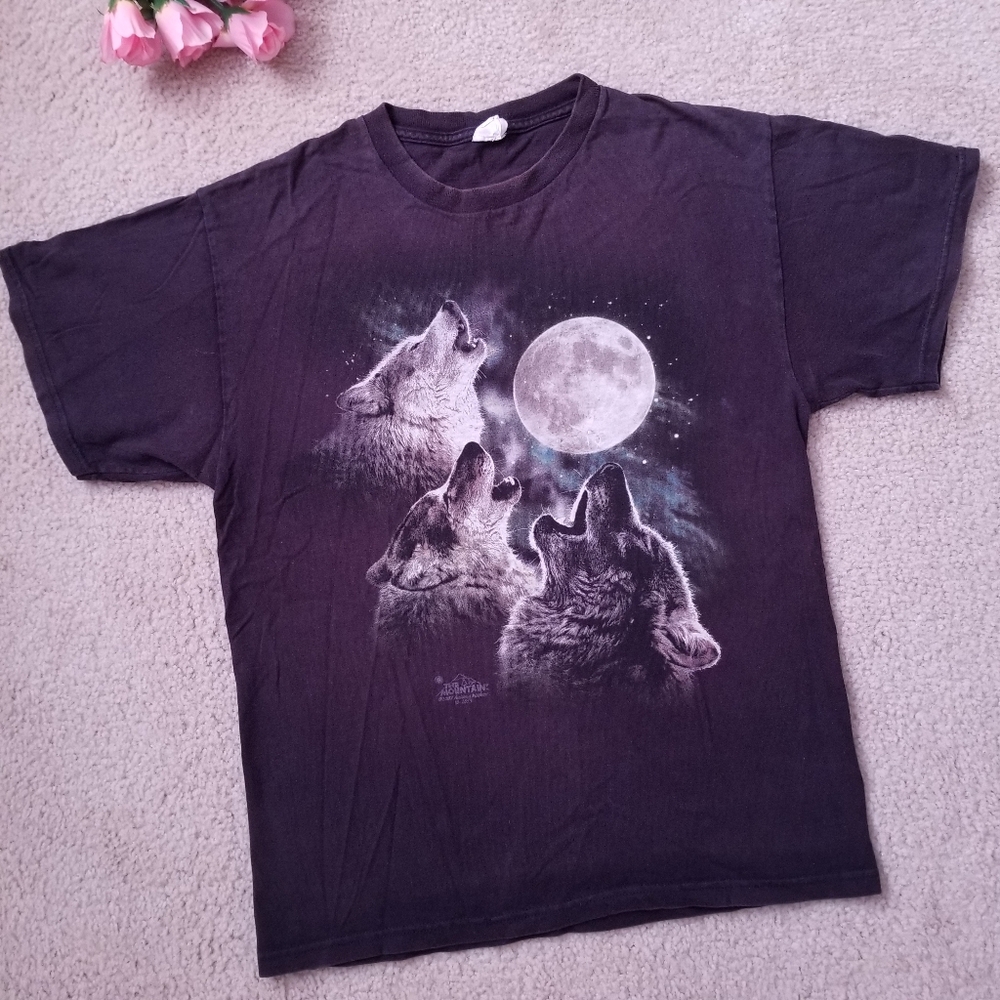 Men's Black Wolf And Moon Graphic Tshirt